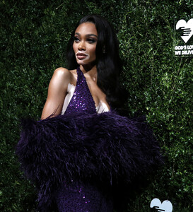Winnie+Harlow+God+Love+Deliver+13th+Annual+w-09RJfPmEvx.jpg