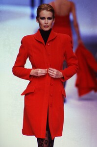 922567159_claudia(1).thumb.jpg.c50e4bccc75dd92c82b75c5960b7d45c.jpg