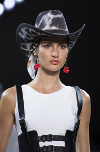 923649990_ChiaraBoniLaPetiteRobeSpring2020Details0m73JDkvR1cx.thumb.jpg.6945e5e4f373dee7bd30d094a1a7ed1a.jpg