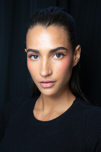931696290_TadashiShojiSpring2020Backstageg7s9IAgZCvVx.thumb.jpg.f07db3b5a75ef3a65cbb809d18aa27bc.jpg