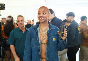 964323322_BrightFoxLaQuanSmithSS20NYFWRunwayShow_FfWtTrKyPsx.thumb.jpg.aa35820629398ae93cdda615136e08f8.jpg