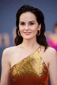 Michelle+Dockery+Downton+Abbey+World+Premiere+rTo67wMYpSUx.jpg
