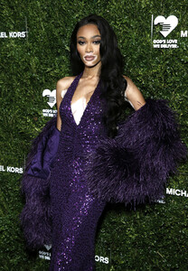 Winnie+Harlow+God+Love+Deliver+13th+Annual+MiNIJvpZikwx.jpg