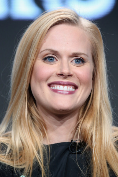 https://www.bellazon.com/main/uploads/monthly_2019_10/989617960_JanetVarney30.jpg.46209e7e7454dc3d47e9e0d41756d70c.jpg