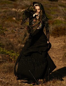 Alvaro-Beamud-Cortes-Vogue-Natalie-Ogg-2-796x1024.jpg