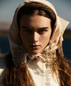 Alvaro-Beamud-Cortes-Vogue-Natalie-Ogg-3.jpg