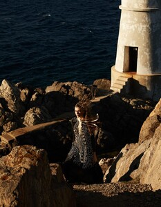 Alvaro-Beamud-Cortes-Vogue-Natalie-Ogg-7-796x1024.jpg