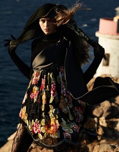 Alvaro-Beamud-Cortes-Vogue-Natalie-Ogg-8-803x1024.jpg