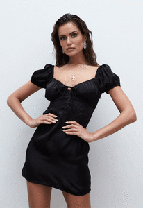 BRADSHAW-DRESS-BLACK.thumb.gif.6912310d664bda990ce031c92d05659c.gif