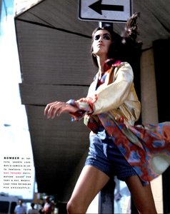 Basic_in_Lusso_Magni_Vogue_Italia_February_1991_04.thumb.png.67a352de443c03468a971378539afbe4.png
