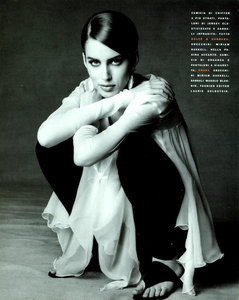 Demarchelier_Vogue_Italia_February_1991_02.thumb.png.093acb7219909cf765dbba54d081d642.png