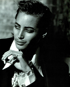 Lindbergh_Vogue_Italia_February_1991_06.thumb.png.b3c20431bd4d06a64ad3b0e289f96b09.png