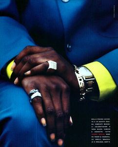 Lindbergh_Vogue_Italia_February_1991_07.thumb.png.153dd3ee2ee14062302488f64b7ce4ce.png