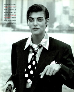Lindbergh_Vogue_Italia_February_1991_14.thumb.png.e233b45471483888c028db2aef3b626d.png