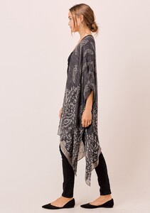 Lovestitch-black-paisley-kimono-5_2048x2048.jpg