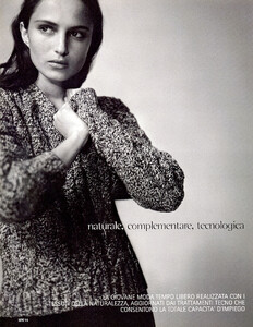 MaggieRizer_magMaxMara1998n2_photoFabioChizzola_xscans01.jpg