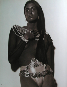 Meisel_Vogue_Italia_January_1991_03.thumb.png.05e83322145b234d2a287ed71191f664.png