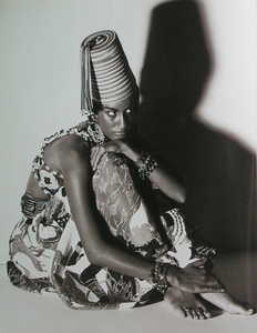 Meisel_Vogue_Italia_January_1991_11.thumb.png.e786e2436fd1495e2c97f85ab088d493.png
