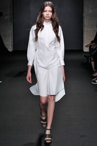 PFW-Atsuro-Tayama-SS16-12.thumb.jpg.3c0bb115a088c86acbeb53dfc0053f3b.jpg