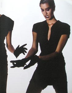 Silhouettes_Watson_Vogue_Italia_January_1991_04.thumb.png.90476f68676f6b2e6f7cf532f4149488.png