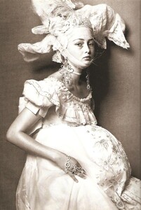 VogueITSuppl_March2005_Couture_003.JPG