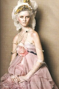 VogueITSuppl_March2005_Couture_006.JPG