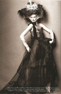 VogueITSuppl_March2005_Couture_007.JPG