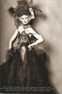 VogueITSuppl_March2005_Couture_012.JPG