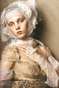 VogueITSuppl_March2005_Couture_014.JPG