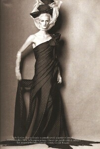 VogueITSuppl_March2005_Couture_016.JPG