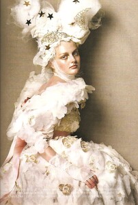 VogueITSuppl_March2005_Couture_026.JPG