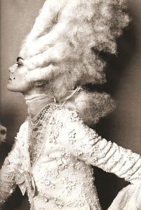 VogueITSuppl_March2005_Couture_028.JPG