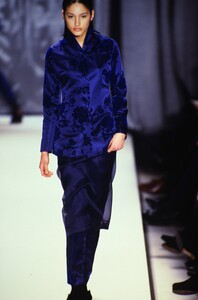 alberta-ferretti-fw-1997-10.thumb.jpg.38273d709c33925cfe818064e9bf007b.jpg