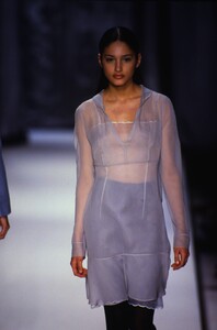 alberta-ferretti-fw-1997-8.thumb.jpg.3e6e75b21817615e6d78b178619317b6.jpg