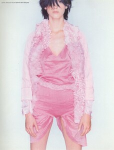 alex_cayley-dressing_up-dutch-magazine-25-january-february-2000-5.jpg