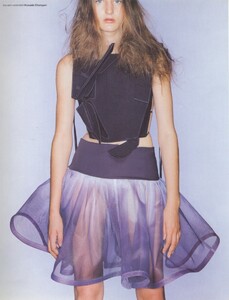 alex_cayley-dressing_up-dutch-magazine-25-january-february-2000-9.jpg
