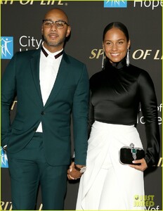 alicia-keys-sara-bareilles-city-hope-event-pics-03.jpg