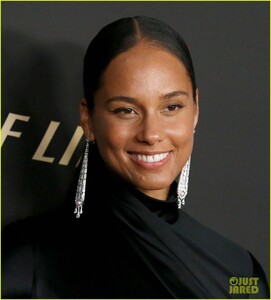 alicia-keys-sara-bareilles-city-hope-event-pics-33.jpg