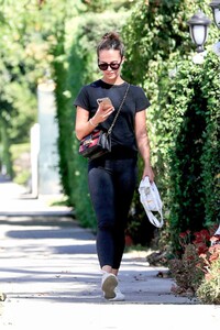 alicia-vikander-out-and-about-in-west-hollywood-10-24-2019-3.thumb.jpg.2bf22b73376bec639d09469971ba6965.jpg