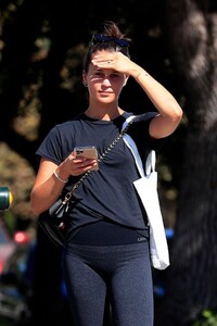 alicia-vikander-out-and-about-in-west-hollywood-10-24-2019-8.thumb.jpg.04b19ab22915ea7f0598edb7db175c88.jpg