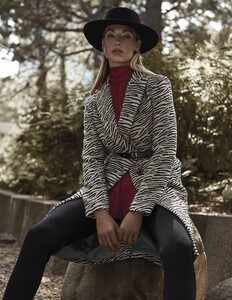boutique-smythe-fallwinter-2019-2020-collection-for-women.thumb.jpeg.8d45fc54bb2fcb8112d6588b11f2e8b2.jpeg