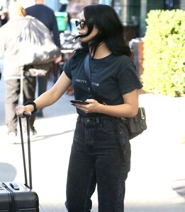 camila-mendes-with-luggage-new-york-10-23-2019-4.jpg