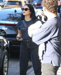 camila-mendes-with-luggage-new-york-10-23-2019-5.jpg