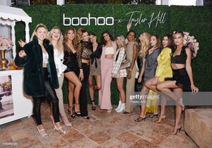 charly-jordan-iskra-lawrence-kara-del-toro-jessica-serfaty-mackinley-picture-id1180903426.jpg