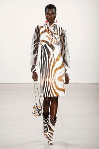 chiara-boni-s20-03.thumb.jpg.3c03fcdd4a64d851008b7e146c7ad6e8.jpg