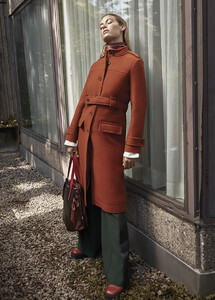 chloe-2019-2020-fallwinter-collection-for-women-available-in-our-ste-foy-and-edmonton-stores.thumb.jpeg.7a346d3e4699314710ab03cd8904da09.jpeg