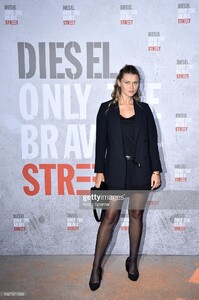 chloe-lecareux-attends-the-diesel-fragrance-only-the-brave-street-picture-id1027971358.jpg