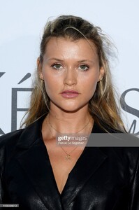 chloe-lecareux-attends-the-kerastase-party-at-port-debilly-on-june-26-picture-id1158496612.jpg