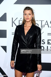 chloe-lecareux-attends-the-kerastase-party-at-port-debilly-on-june-26-picture-id1158496616.jpg