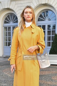 chloe-lecareux-attends-the-tods-show-at-milan-fashion-week-201920-on-picture-id1131328022.jpg